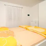 Mane トロギール
