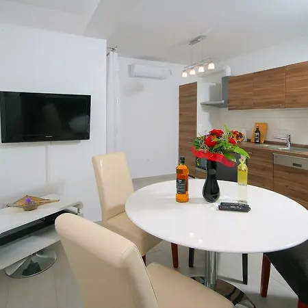 Mane * トロギール