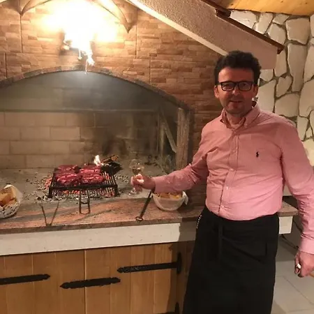 Mane トロギール