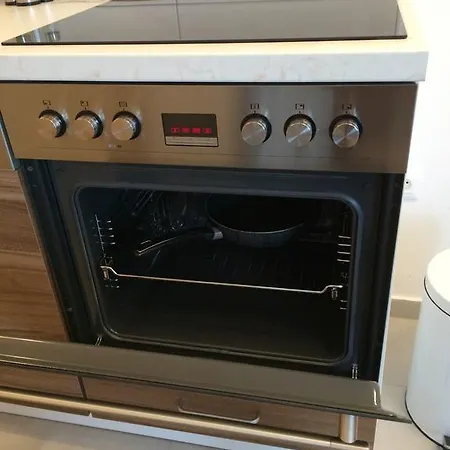 Mane דירה טרוגיר